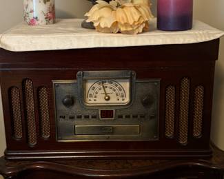 Reproduction radio