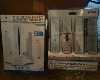 Wii Charging Dock & Turbo Cooler, Wii Remotes