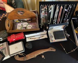 Beaded Necklaces, Playstation GEX, Playstation Street Fighter Alpha 2, Playstation Wipeout Ballistic Racing, Sutton Watch, Playstation Reboot