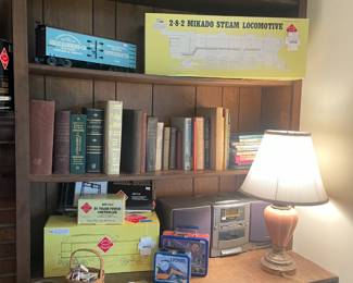 Aristocraft ART-21506 Model Train (A) Regular, Books, Table Lamp