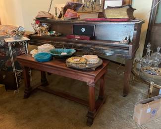 Wurlitzer Piano, Piano Bench