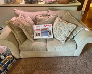 Piko Bill's Body Shop, Cream Sofa, Decorative Pillows