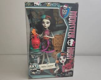 Monster High Skelita Calaveras Art Class Doll