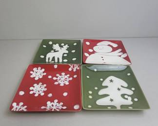 4 Holiday-Themed Ceramic Plates