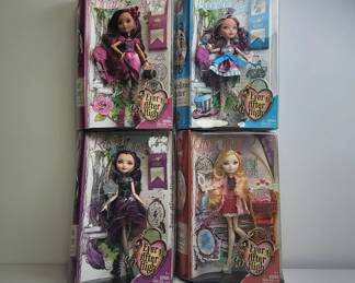 4 Ever After High Dolls in Boxes