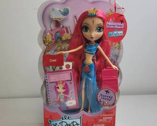 La Dee Da Runway Vacay Dee Doll