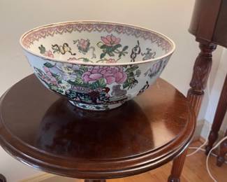 Pretty Chinese bowl