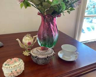 Pretty smalls, porcelain flowers