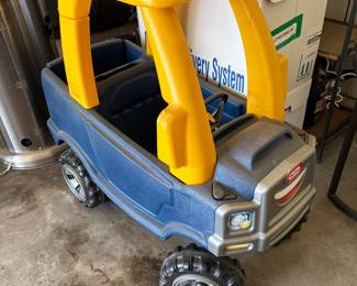 Little Tikes car