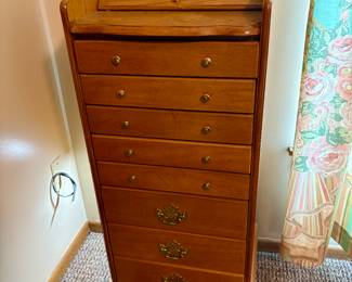 Jewelry armoire
