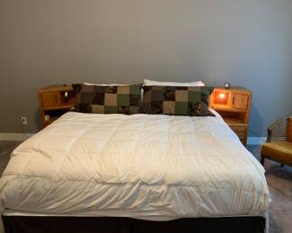 King size bed 