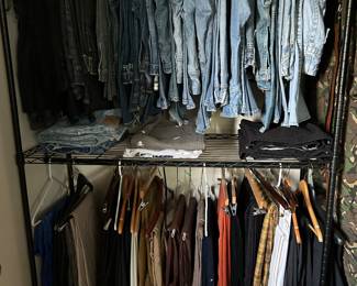 Many designer jeans and dress pants. Dickies, True Religion, Levi’s, Gap, Tommy Hilfiger, Lucky Brand, Ralph Lauren.
Velvet, corduroy pants