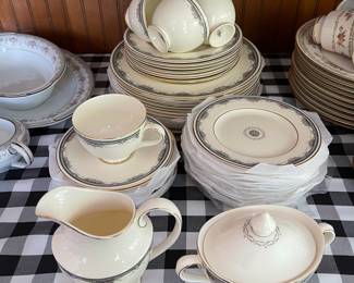 K41 - $125 - Royal Doulton Albany Set