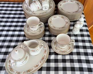 K40 - $135. Noritake Homage Set