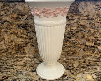 K19 - $20 - Wedgewood Vase. Measures 12"T