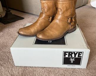K34 - $75 - Philip Harness Frye Boot in Camel size 8.5