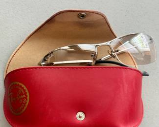 K108 - $40 - Raybans w/ case