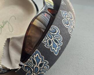 K107 - $40 - Maui Jims no matching case, but comes with a Vera Bradley case