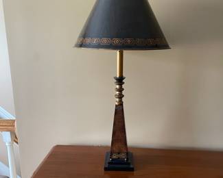 K24 - $20. Table Lamp. Measures 22"T