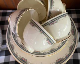 K41 - $125 - Royal Doulton Albany Set