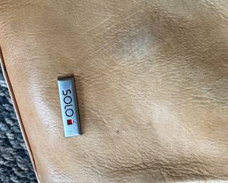 K65 - $50 - Solo Classic Collection Brown Camel Leather Briefcase , Laptop ROLLING Travel Bag