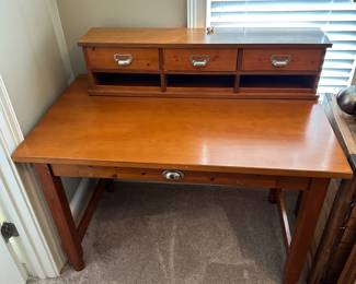 K80 - $70. Small Desk. Measures 45"W x 27"D x 30"T / attachment 40"w x 8"d x 9.5't