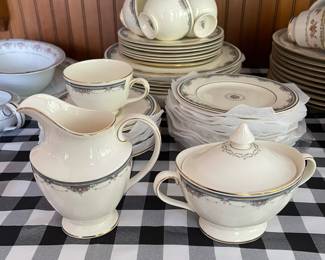 K41 - $125 - Royal Doulton Albany Set