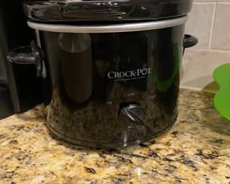 K6 - $8 - Black Rival Crockpot