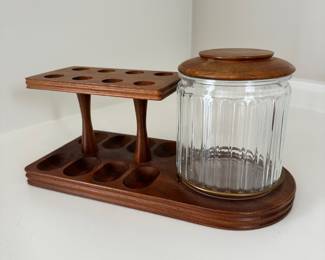 K45 - $25 - Wooden 8 Pipe Humidor with Stand
