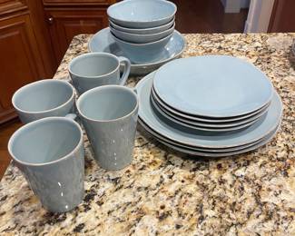 K3 - $95 - Crate & Barrel Blue Marin Set. 3 dinner plates, 4 salad plates, 1 serving bowl, 4 bowls, 4 mugs.