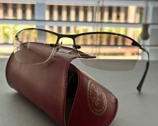 K108 - $40 - Raybans w/ case