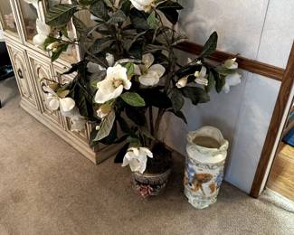 Capodimonte flower basin and plant, umbrella stand