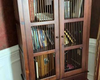 Slotted detail bookcase display cabinet.lovpiece