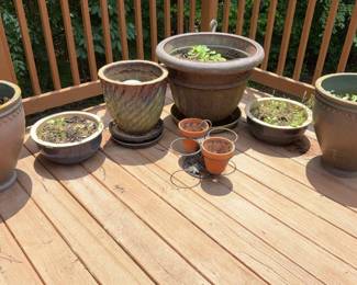 3 Ceramic Flower Pots 3 Plastic Flower Pots