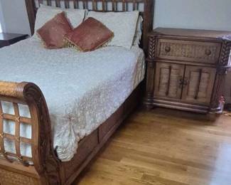 Queen Bed w 1 Night Stand