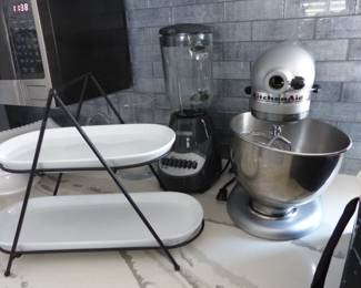 Kitchenware, KitchenAid stand mixer
