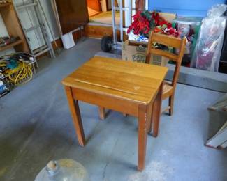 kids desk & chair