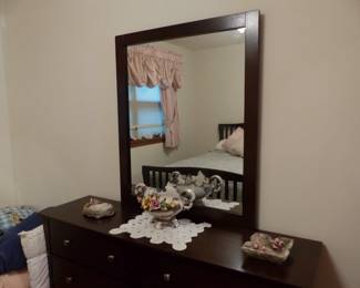 Dresser & mirror, Capodimonte