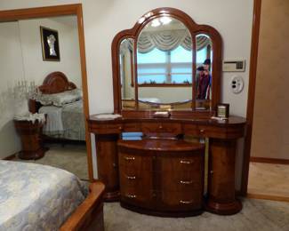 Queen size Italian lacquer bedroom set