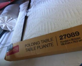 Folding tables