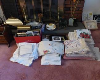Tablecloths, picture frames