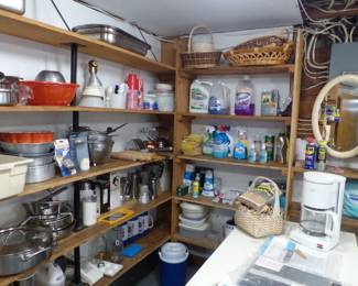 Kitchenware & cleaning supplies