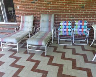 Lounge chairs, folding chairs