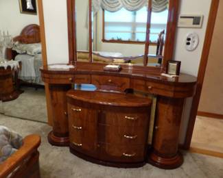 Queen size Italian lacquer bedroom set