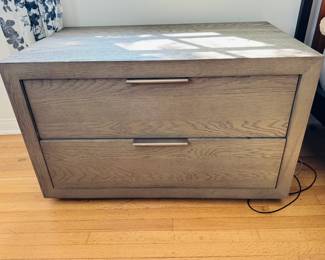 $900 for both ($450 each) - Restoration Hardware Machinto Closed Nightstand (2 included) Designed by the Van Thiels, a family-owned company known for their meticulous finish work, our collection mixes bold proportions and clean, mitered lines in a style both rustic and refined. Inspired by 1970s postmodern design, it features American white oak hand finished to highlight its warmth and naturally rich grain.
36"W x 22"D x 22"H Drawer Interior (2): 31¼"W x 16¼"D x 5¾"H V
Two nightstands are included for this price