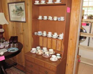 Maple hutch