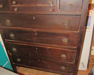 VTG chest of drawers in garage apartment