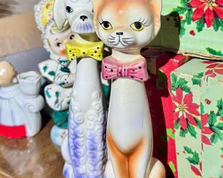 Hundreds of kitschy figurines!