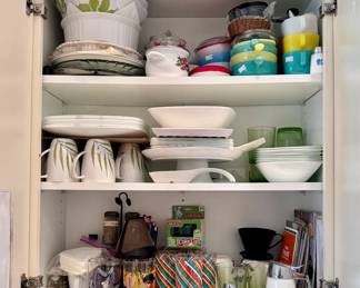 Nice Corele set of dishes and some vintage pyrex!