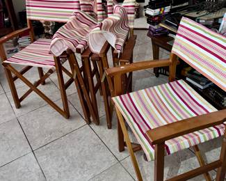 Nice folding deck chairs